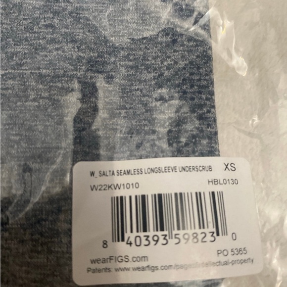 FIGS Women's Light Dark Harbor Salta Seamless - Longsleeve Underscrub XS top - Picture 8 of 9